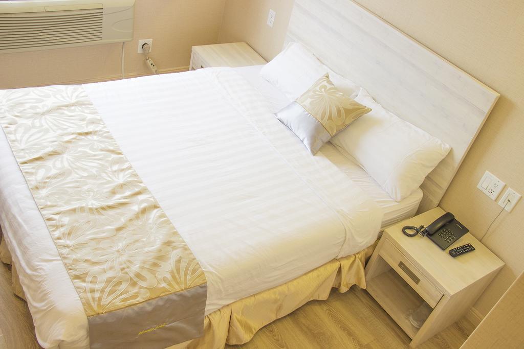 Phoenix Hotel Brooklyn Sunset Park (Adults Only) New York Exterior photo