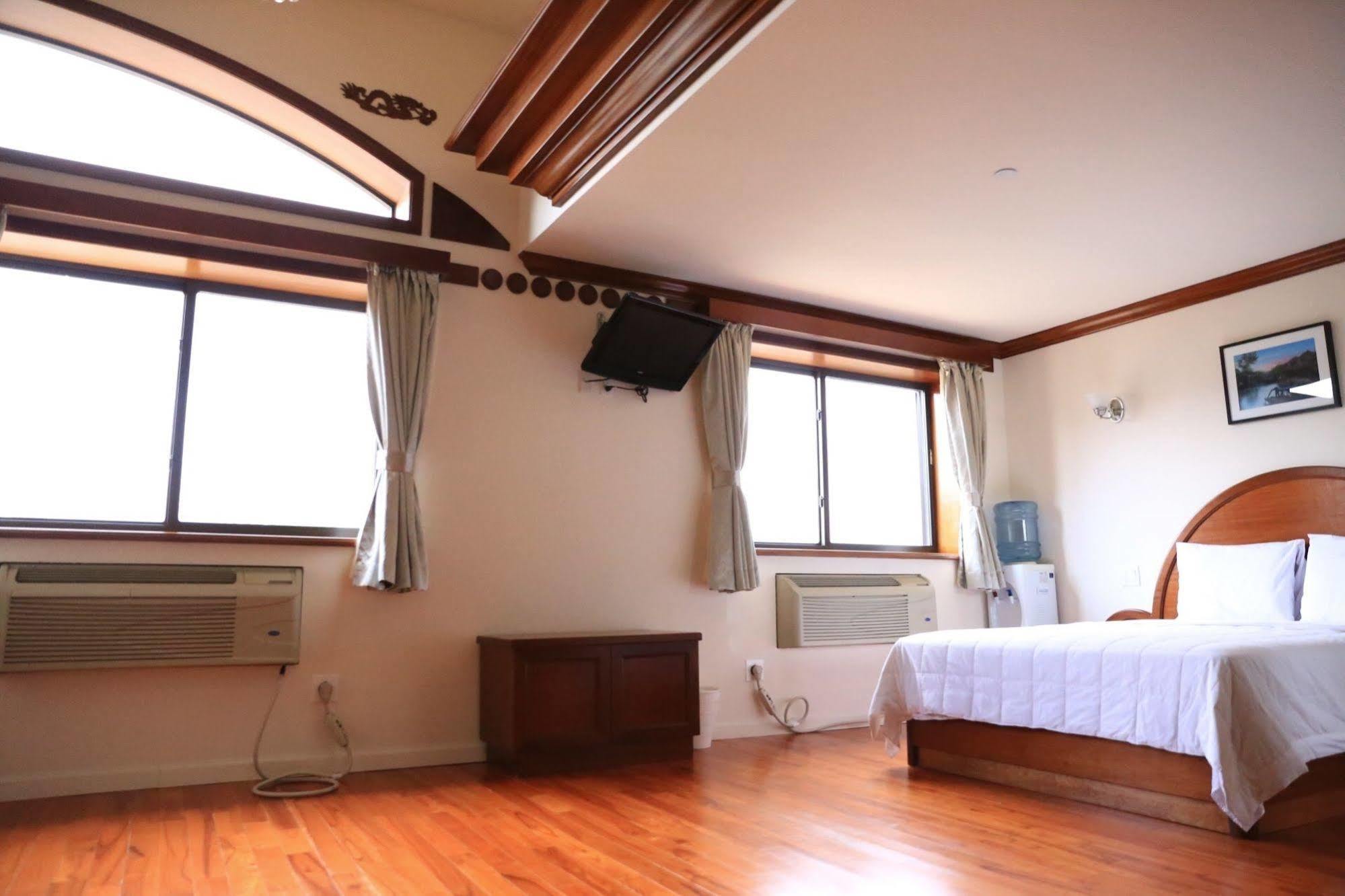 Phoenix Hotel Brooklyn Sunset Park (Adults Only) New York Exterior photo