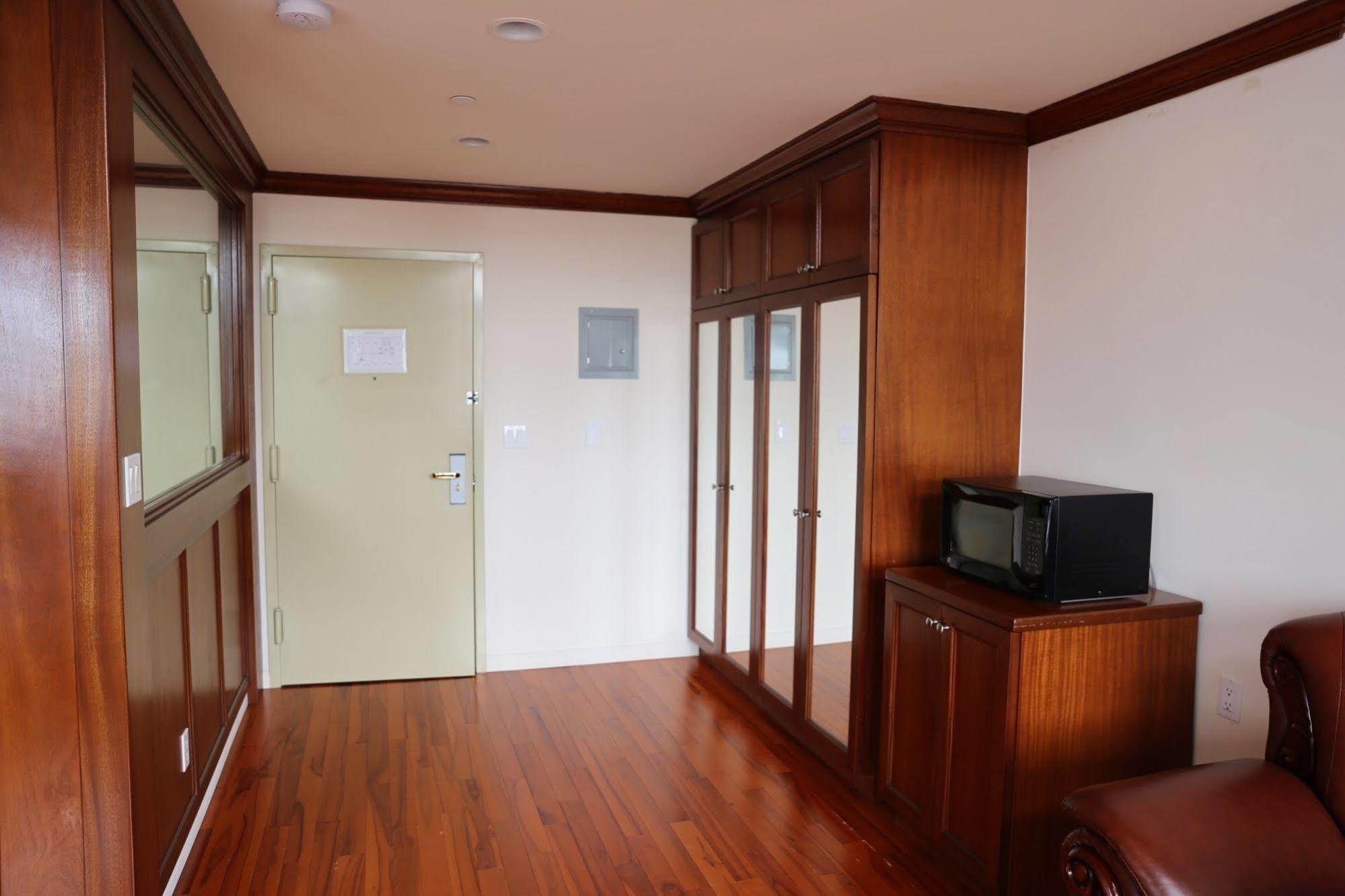 Phoenix Hotel Brooklyn Sunset Park (Adults Only) New York Exterior photo